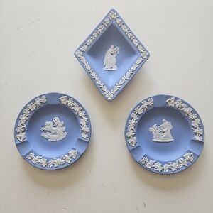 Set Of 3 Vintage Wegdwood Portland Blue Jasperware